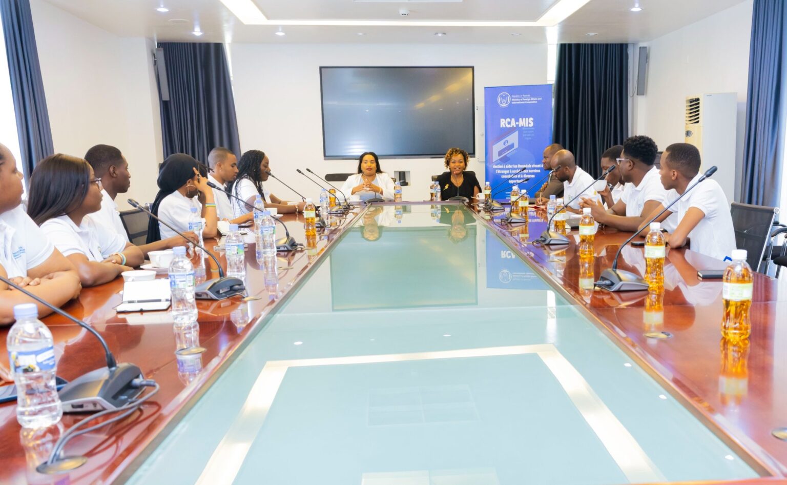MINAFFET receives young Rwandans living in South Africa