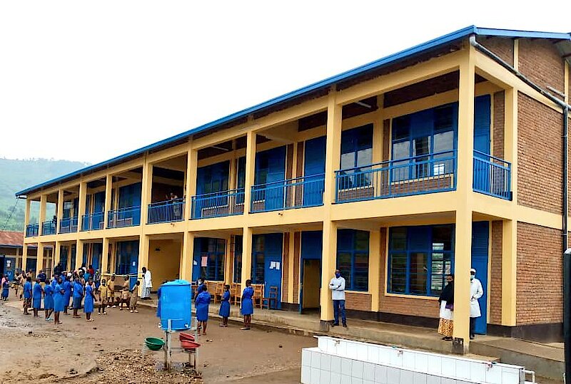 amashuri y'abanyeshuri