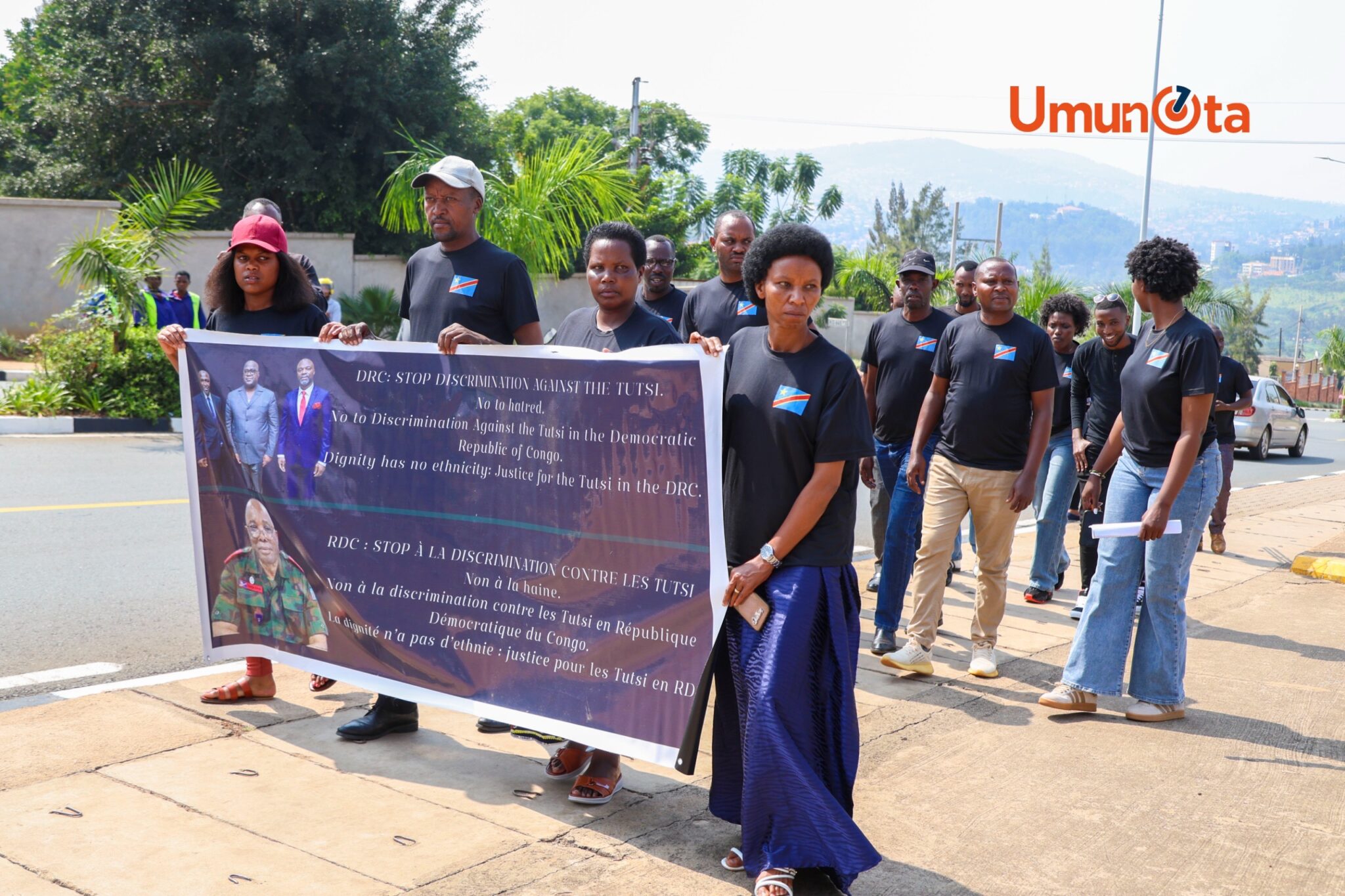 Impunzi z'Abanye-Congo ziba mu Rwanda zigaragambirije kuri za Ambasade