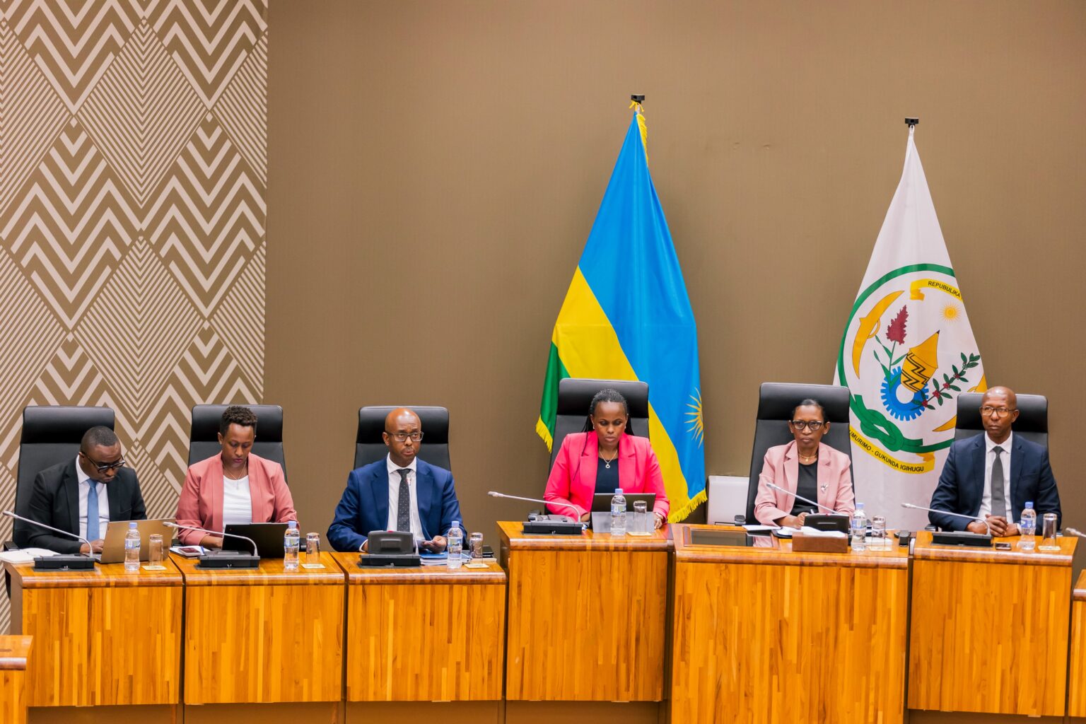 Ingengo y'imari ya 2025/26 yagabanyutseho arenga miliyari 80 Frw