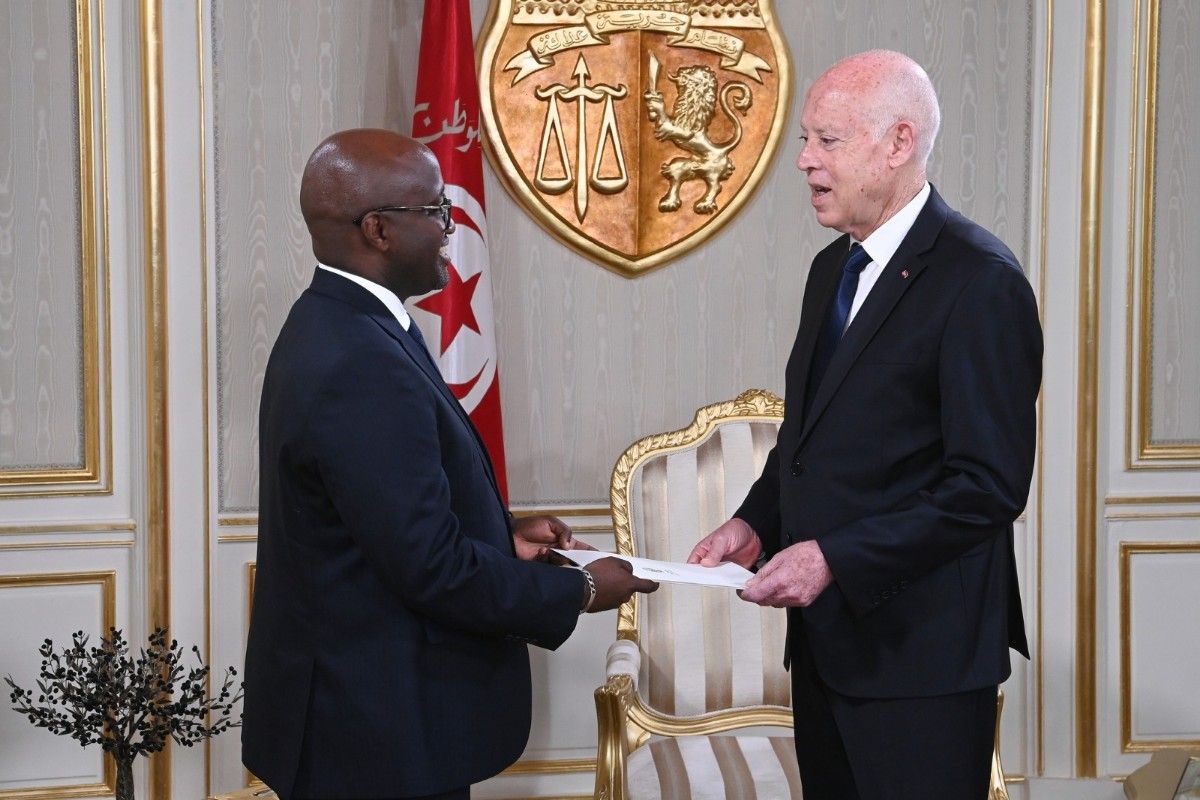 Minisitiri Nduhungurehe yashyikirije Perezida wa Tuniziya ubutumwa bwa ...
